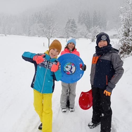 Kinder im Schnee